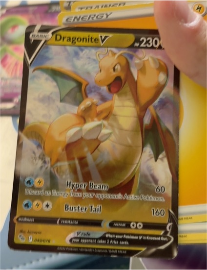 2022 Pokémon GO #049 Dragonite V — front
