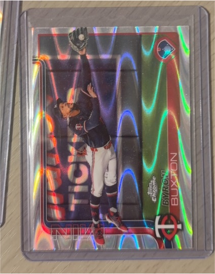 2025 Topps Chrome #172 Byron Buxton — front