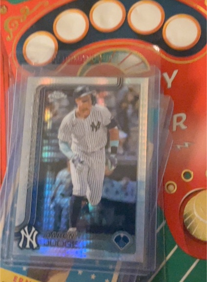 2025 Topps Chrome #99 Aaron Judge — front