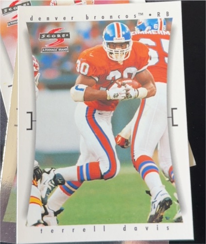 1997 Score #108 Terrell Davis Denver Broncos — front
