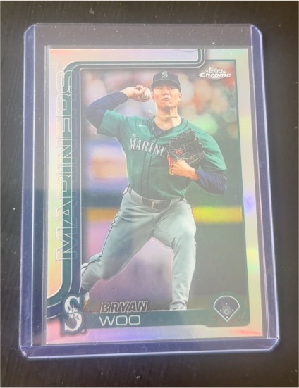 2025 Topps Chrome Update #USC16 Bryan Woo — front