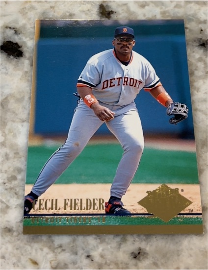 1994 Fleer Ultra #52 Cecil Fielder — front