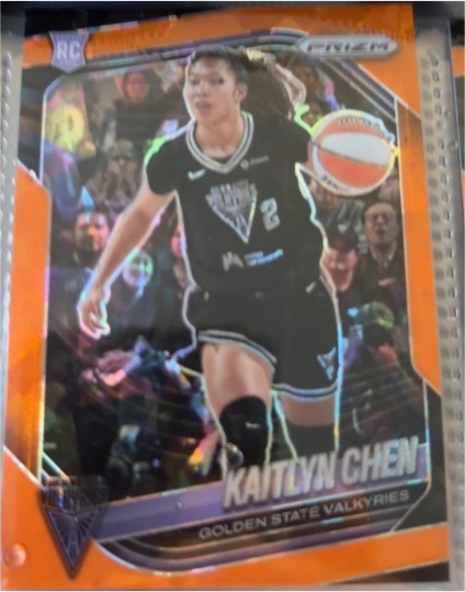 2025 Panini Prizm WNBA #100 Kaitlyn Chen Orange Cracked Ice — front
