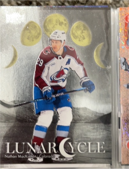 2025-26 SkyBox Metal Universe #LC-18 Nathan MacKinnon Lunar Cycle — front