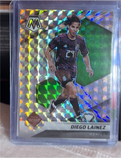 2021-22 Panini Mosaic Road to FIFA World Cup #18 Diego Lainez — front