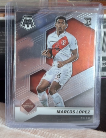 2021-22 Panini Mosaic Road to FIFA World Cup #46 Marcos López Peru Rookie — front