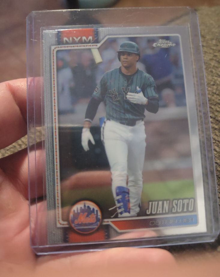 2026 Topps Chrome #17 Juan Soto — front