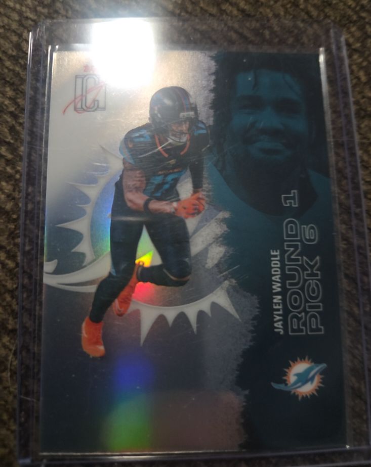 2025 Topps Signature Class #88 Jaylen Waddle — front