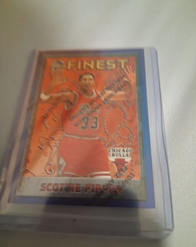 1995-96 Topps Finest #179 Scottie Pippen — front