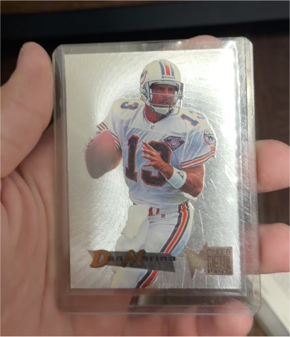 1995 Fleer Metal #24 Dan Marino Silver Flasher Miami Dolphins — front