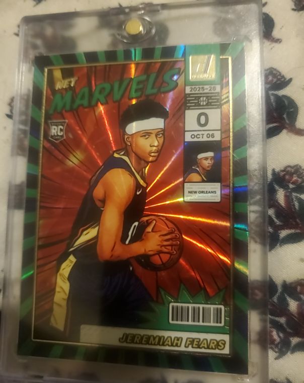 2025-26 Donruss #18 Jeremiah Fears Net Marvels Green Holo Laser RC — front