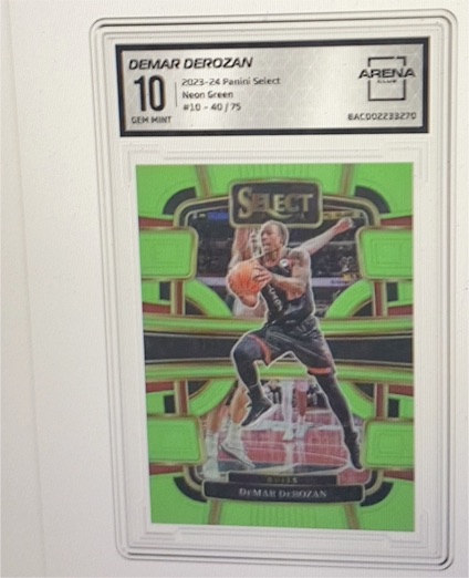 2023-24 Panini Select #10 DeMar DeRozan Green White Purple Concourse — front
