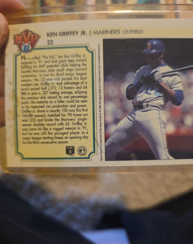 1992 Upper Deck Team MVP #22 Ken Griffey Jr. — front