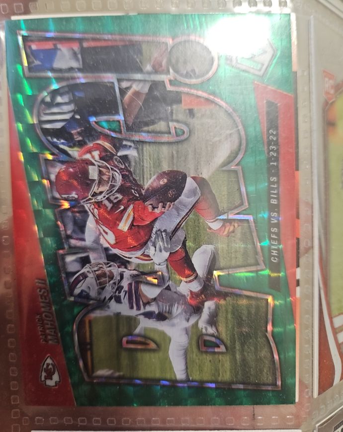 2022 Panini Mosaic Bang! #B-10 Patrick Mahomes II Green Mosaic Prizm — front