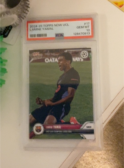 2024-25 Topps Now UCL #17 Lamine Yamal — front