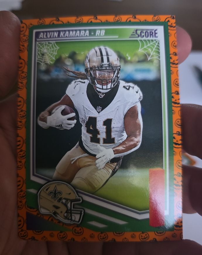 2025 Panini Score-A-Treat Football #122 Alvin Kamara — front