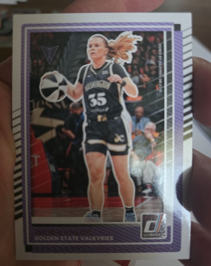 2025 Donruss WNBA #29 Julie Vanloo — front