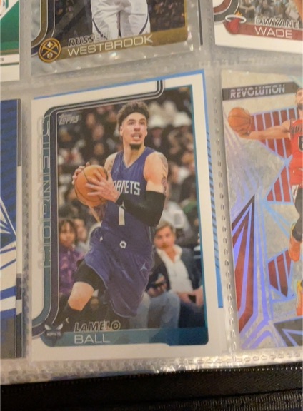 2022 Topps #1 LaMelo Ball — front