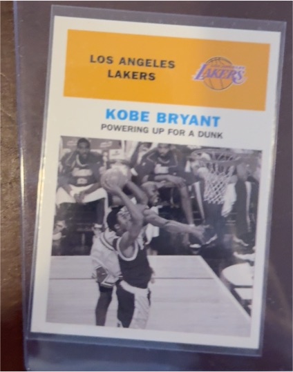 1998-99 Fleer Vintage Kobe Bryant Powering Up For A Dunk — front