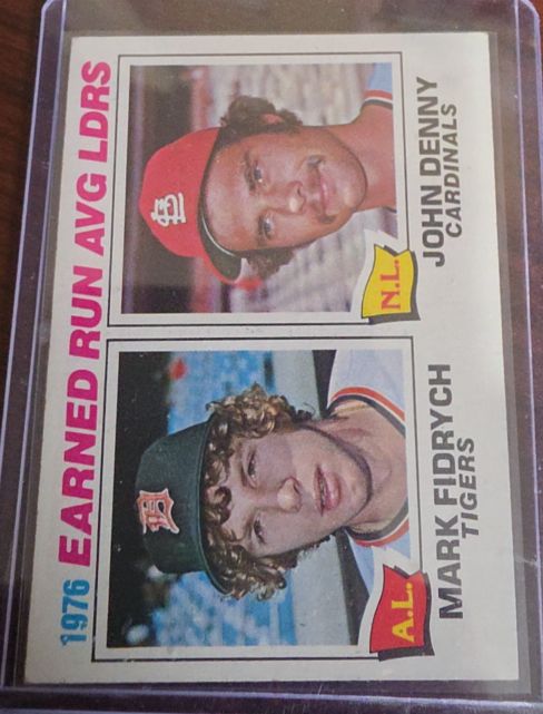 1977 Topps #7 Earned Run Avg Leaders Mark Fidrych / John Denny — front
