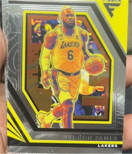 2022-23 Panini Flux #101 LeBron James — front