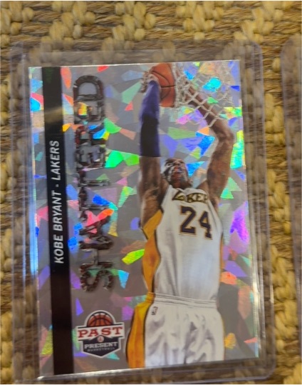 2012 Panini Past Present #27 Kobe Bryant — front