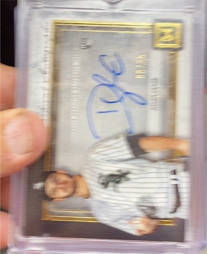 2020 Topps Museum Collection Archival Auto Gold #AA-DL DJ LeMahieu — front