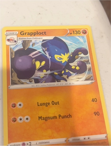 2021 Pokemon SWSH08: Fusion Strike #153 Grapploct — front
