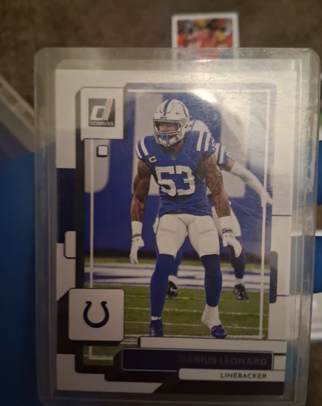 2022 Panini Donruss Football #56 Darius Leonard — front