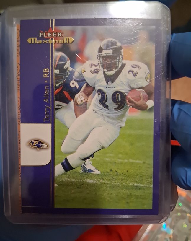 2002 Fleer Maximum #29 Terry Allen — front