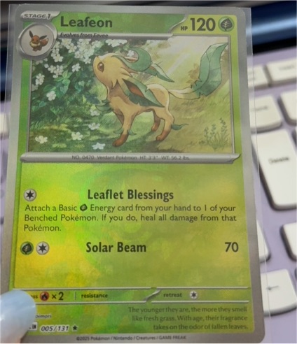 2022 Pokémon TCG Prismatic Evolutions #005 Leafeon — front