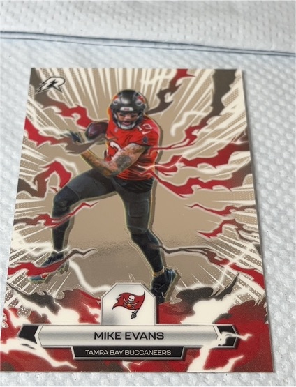 2025 Topps Resurgence #95 Mike Evans — front
