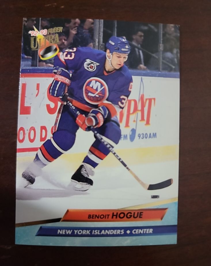 1992-93 Fleer Ultra #127 Benoit Hogue — front