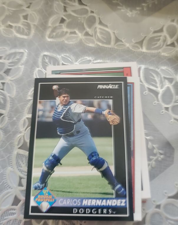 1992 Pinnacle #456 Carlos Hernandez — front