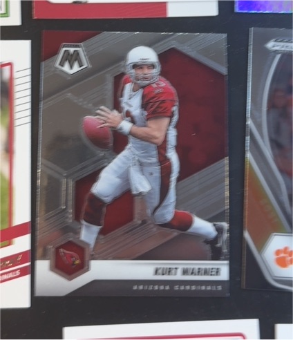 2021 Panini Mosaic #9 Kurt Warner — front