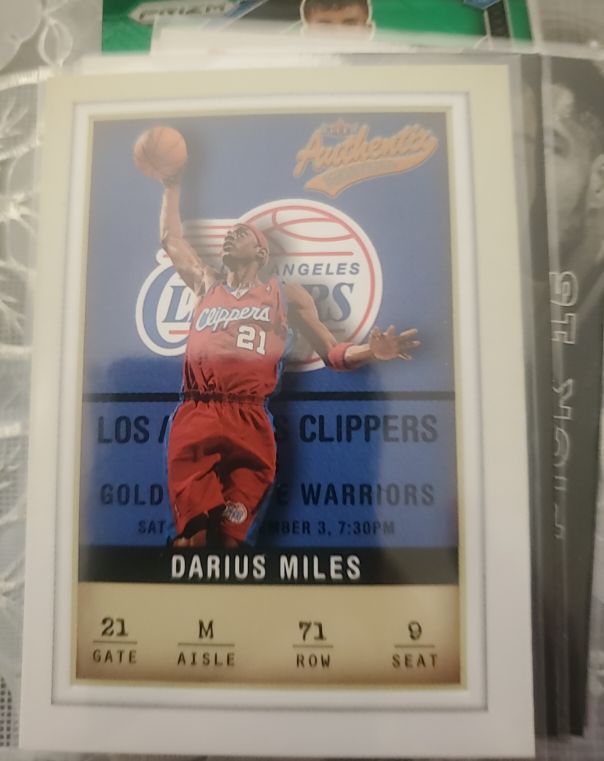 2001-02 Fleer Authentix #71 Darius Miles — front