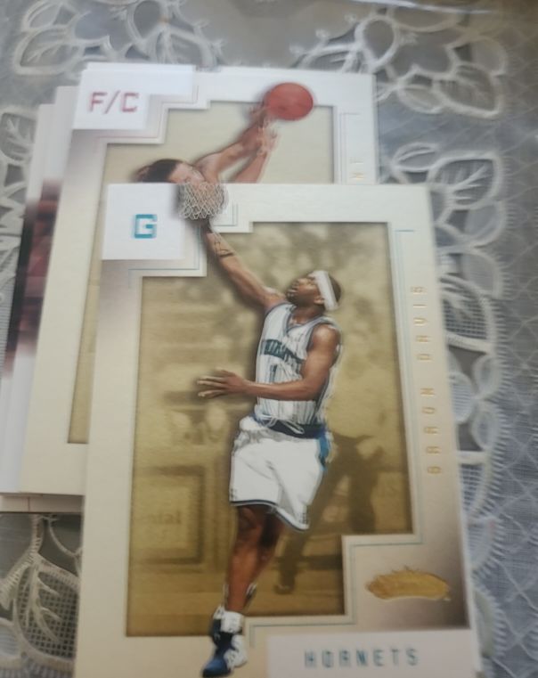 2001-02 Fleer Showcase #26 P.J. Brown — front