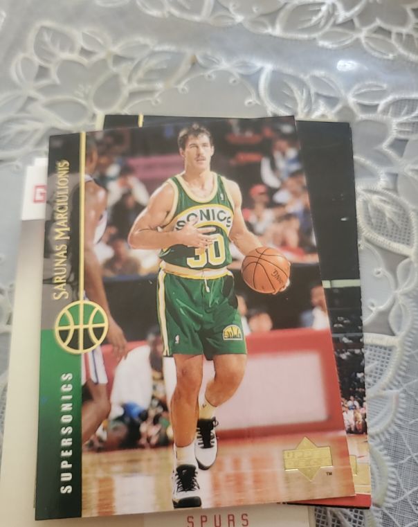 1994-95 Upper Deck #243 Sarunas Marciulionis — front