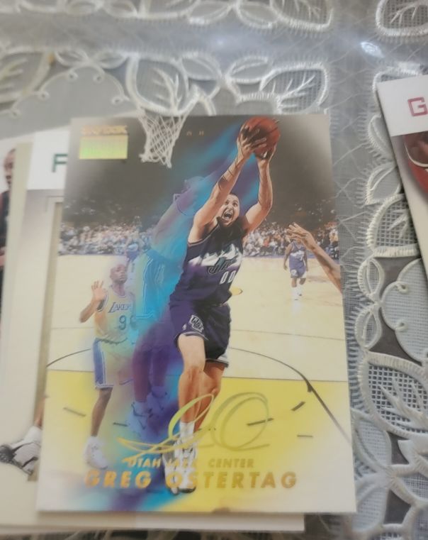 1994-95 Skybox Premium #00 Greg Ostertag — front