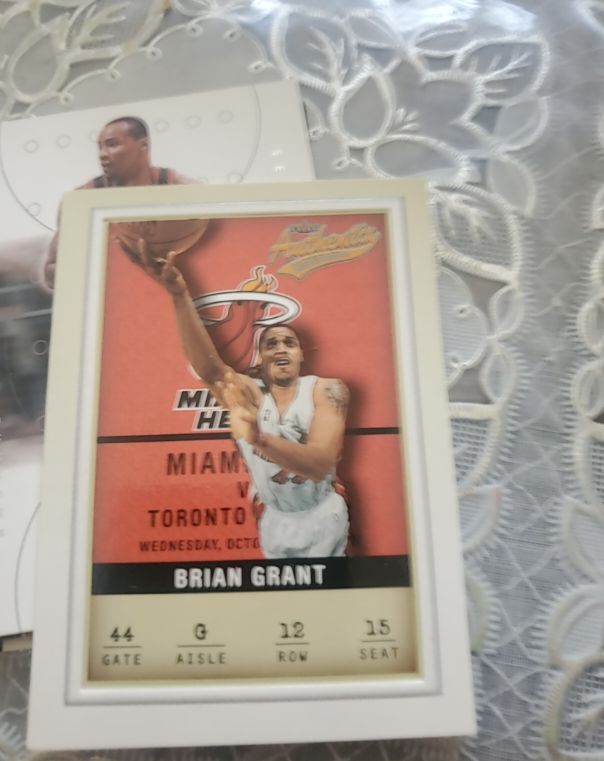 2001 Fleer Authentix #12 Brian Grant — front