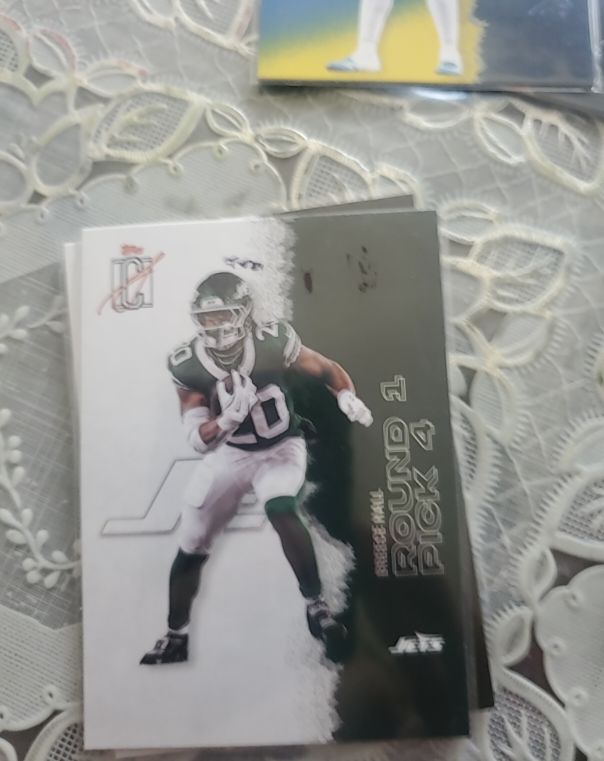 2025 Topps Signature Class #92 Breece Hall — front
