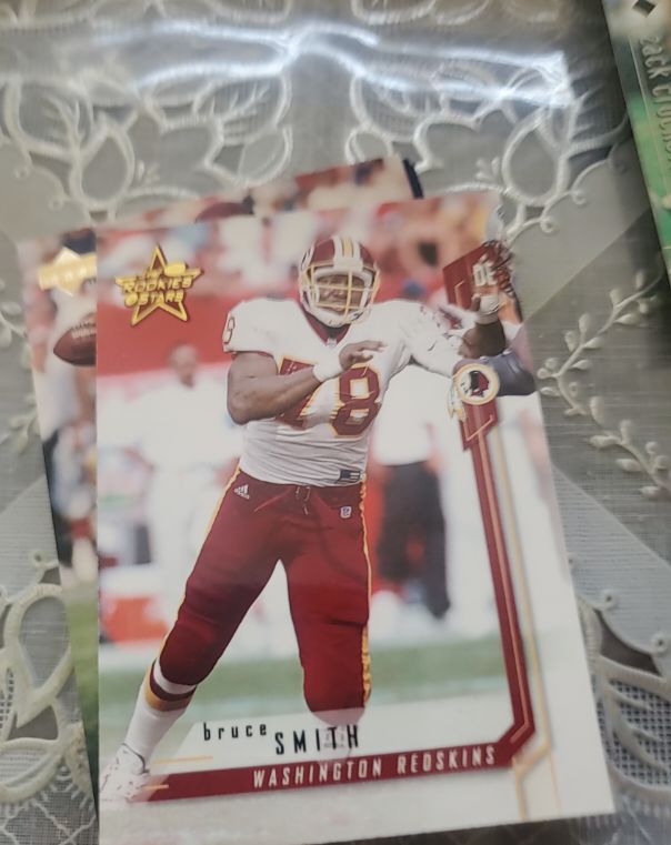 2001 Leaf Rookies & Stars #8 Bruce Smith — front