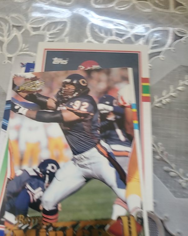 1992 Topps Gold #687 Mike Singletary — front