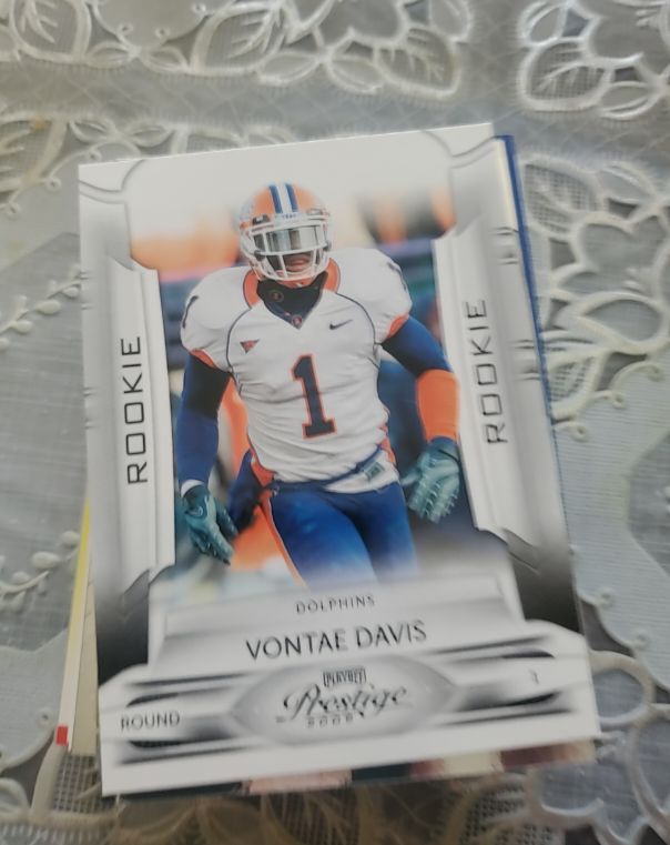 2009 Playoff Prestige #154 Vontae Davis — front