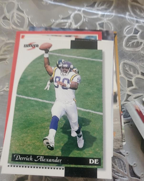 1996 Score #140 Derrick Alexander — front