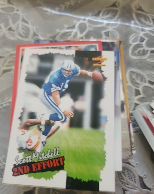 1996 Score #258 Scott Mitchell Detroit Lions 2nd Effort — front