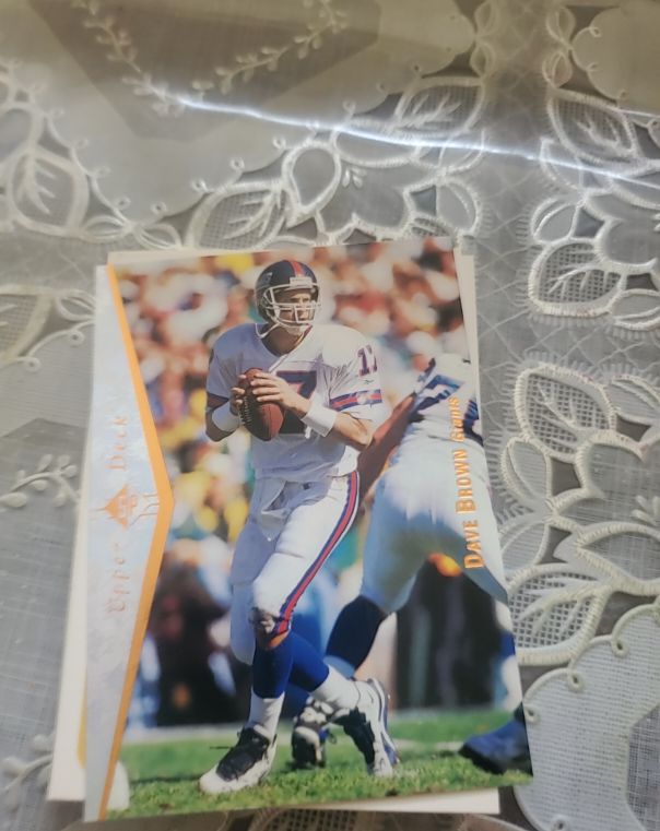 1995 Upper Deck #89 Dave Brown — front