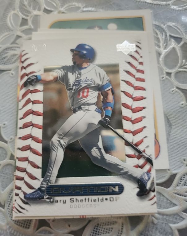 2000 Upper Deck Ovation #22 Gary Sheffield — front