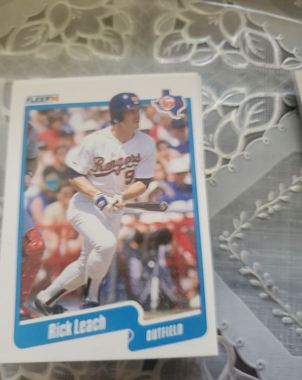 1990 Fleer #305 Rick Leach — front
