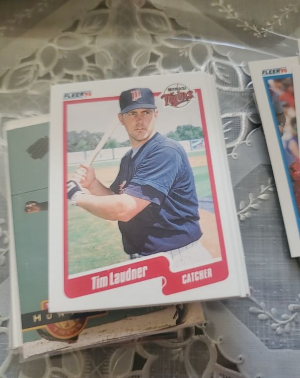 1990 Fleer #1 Tim Laudner — front